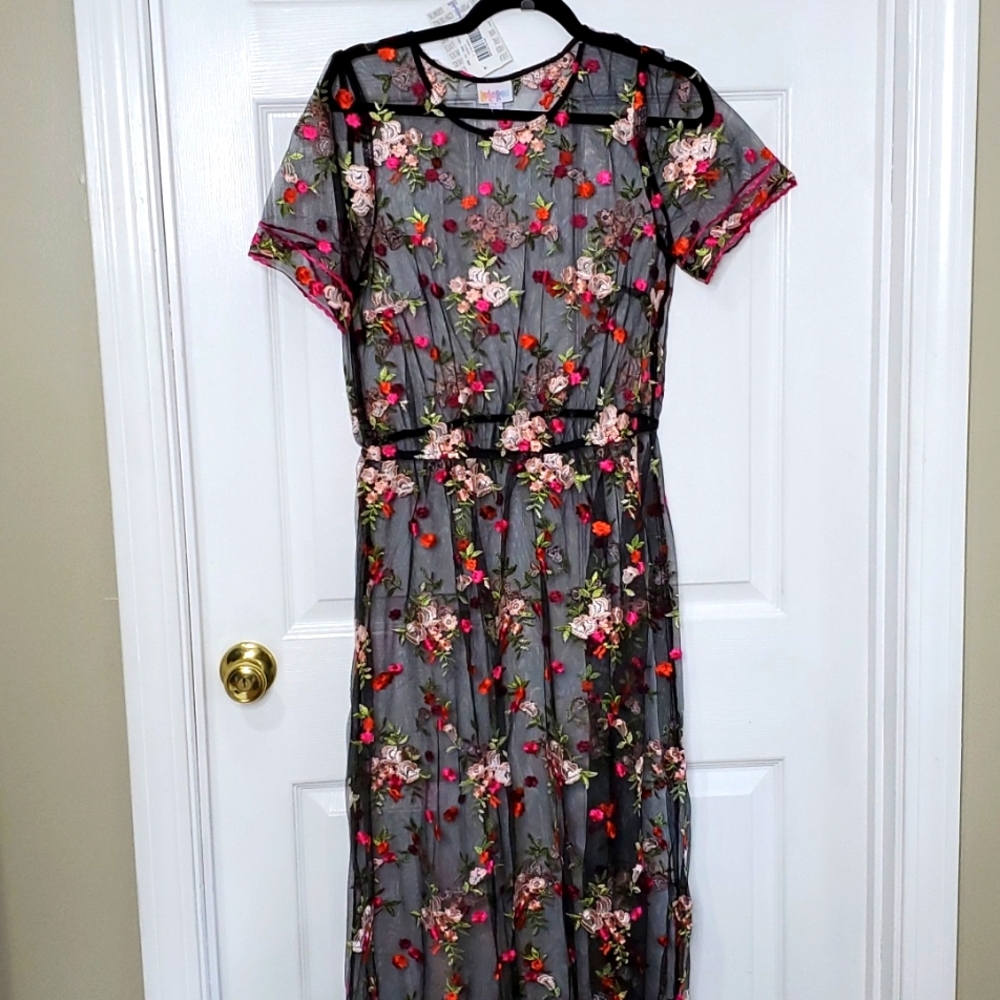 LuLaRoe Deanne II sheer dress overlay with embroidered details. Large
